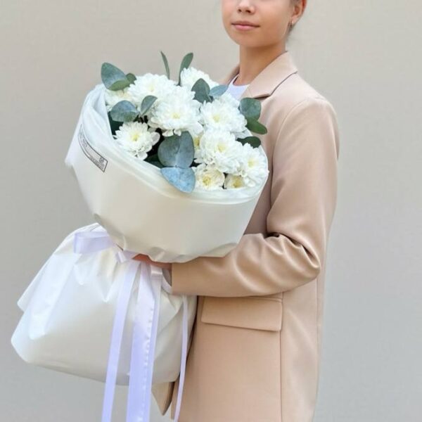 Хризантема Алтай с эвкалиптом