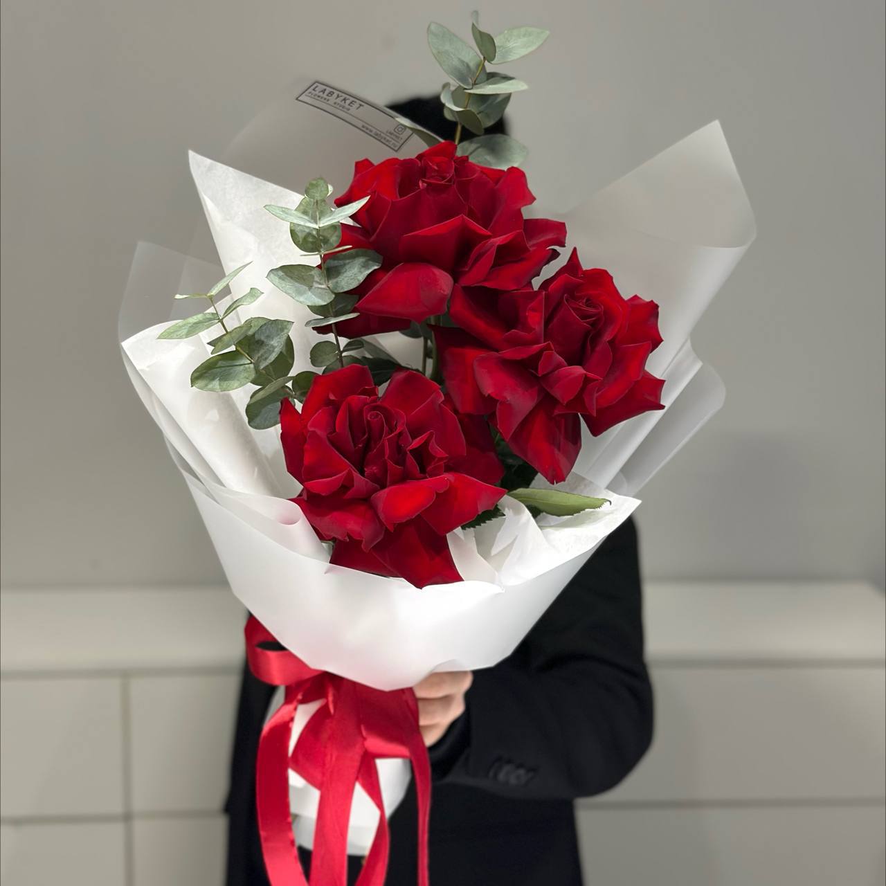 photo_5310057205979614430_y