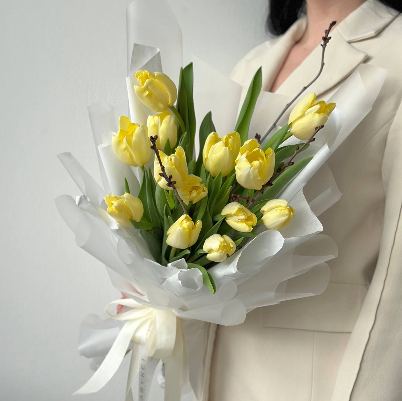 photo_5242304981648480672_y