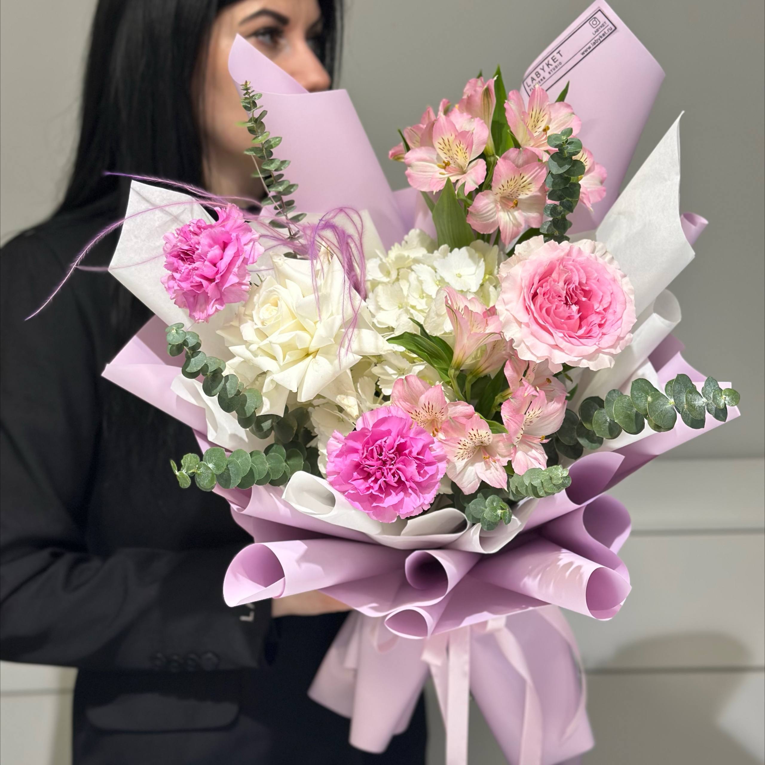 photo_5323509949788788180_w